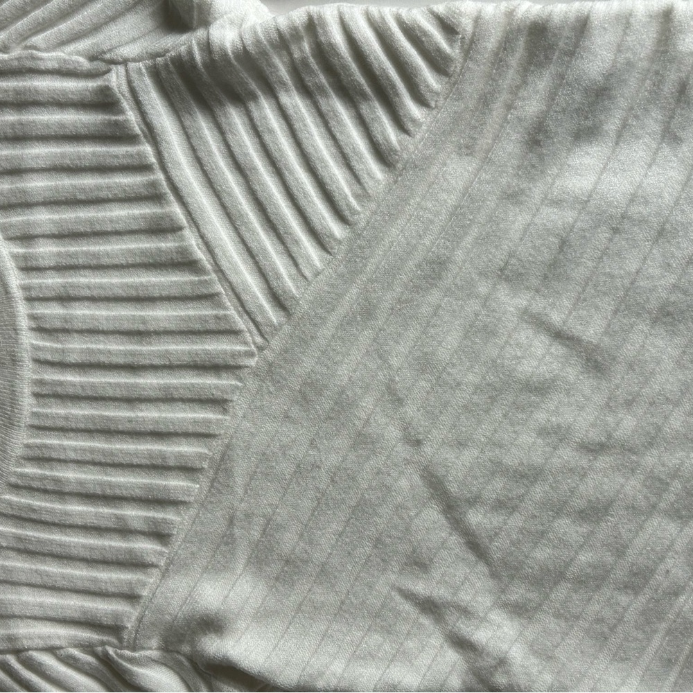 Chic White Ribbed Sweater - Picture 7 of 11